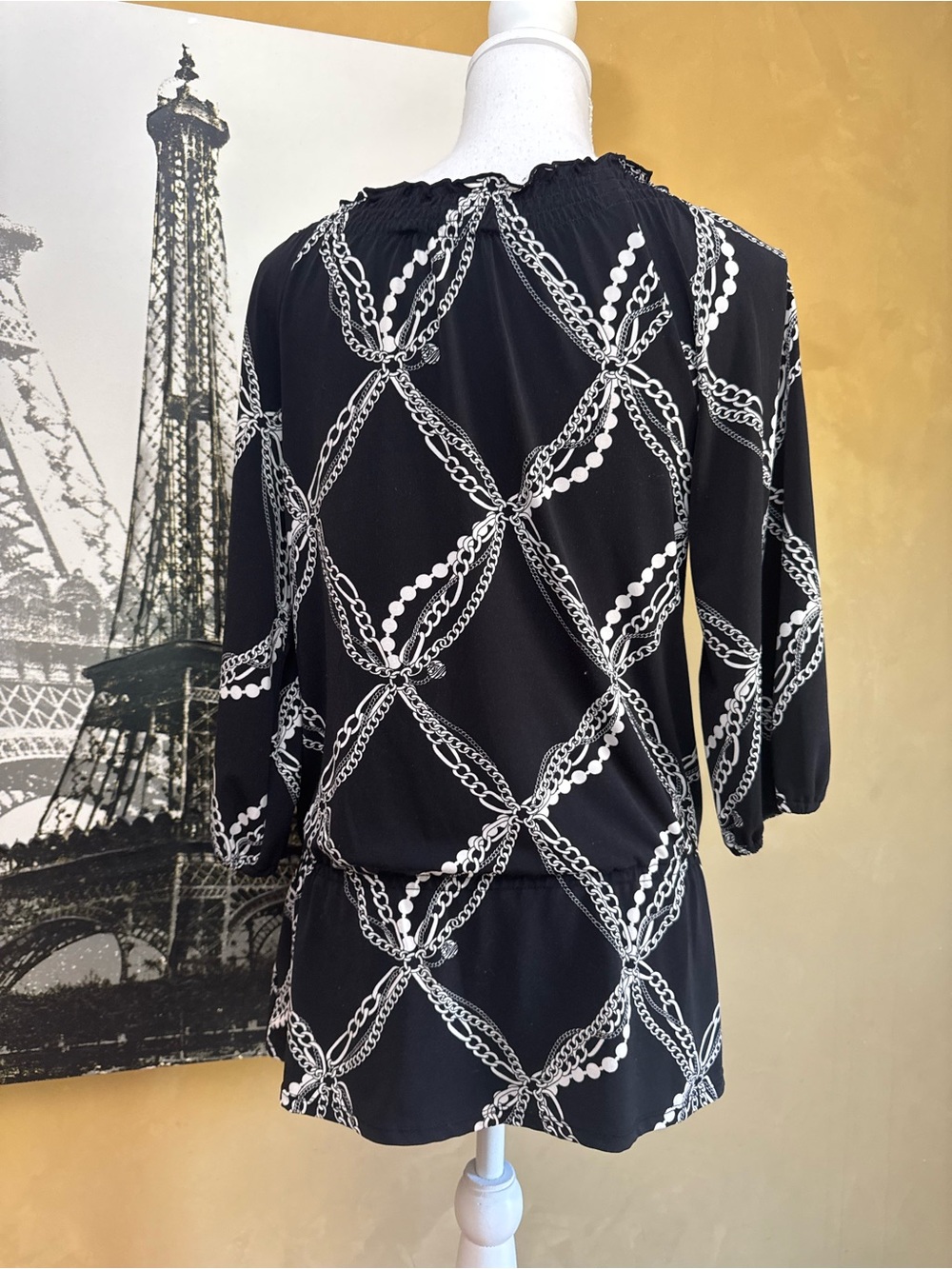 White House Black Market Black and White Chain-Print Top - Picture 3 of 5